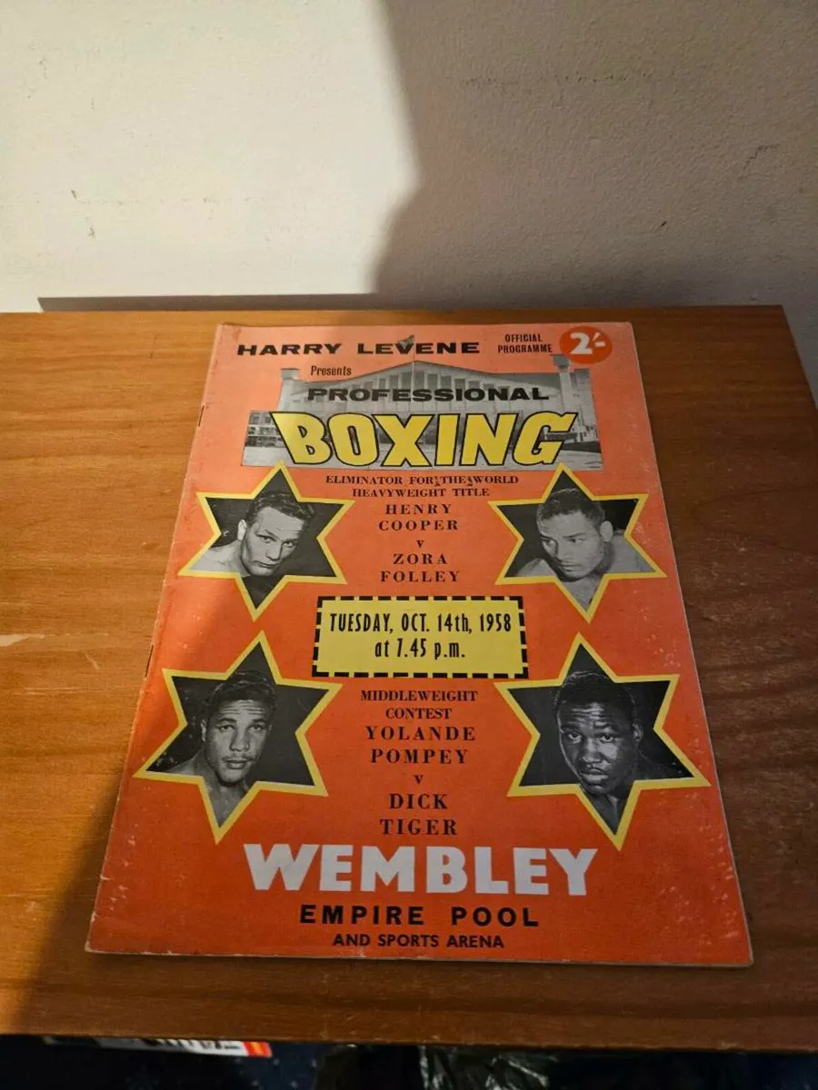 Vintage Boxing Programme Henry Cooper - Image 1
