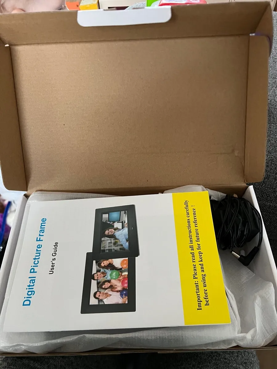 Digital Photo Frame - Image 2