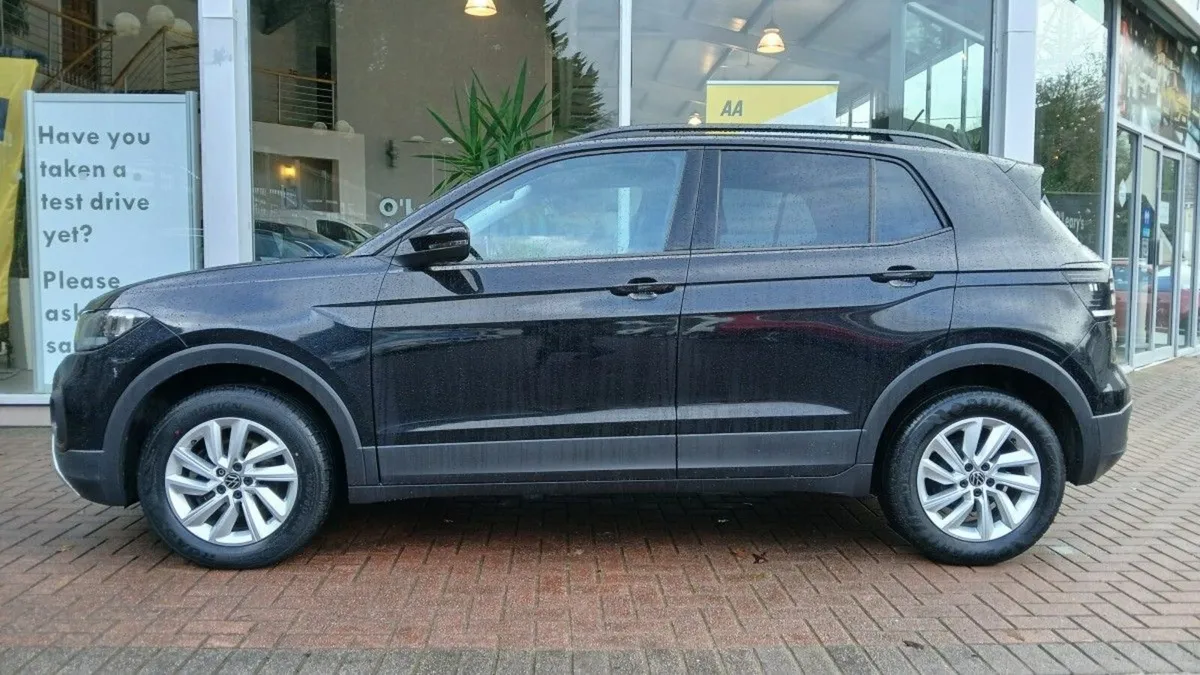 Volkswagen T-Cross Life 1.0 TSI 95HP, Black Met. 5 - Image 4