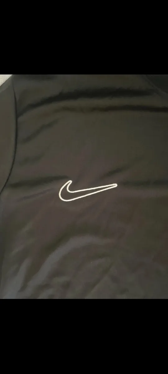 Nike dri fit t shirt new with tags
Size xl - Image 3
