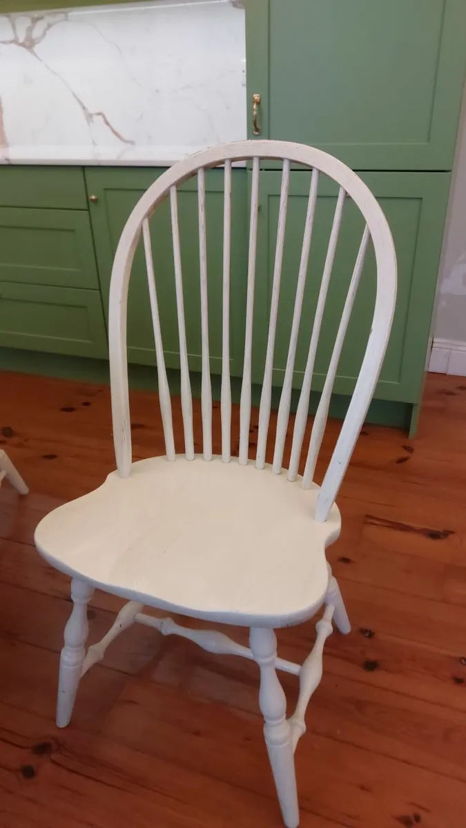 Country kitchen table and chairs - Image 3