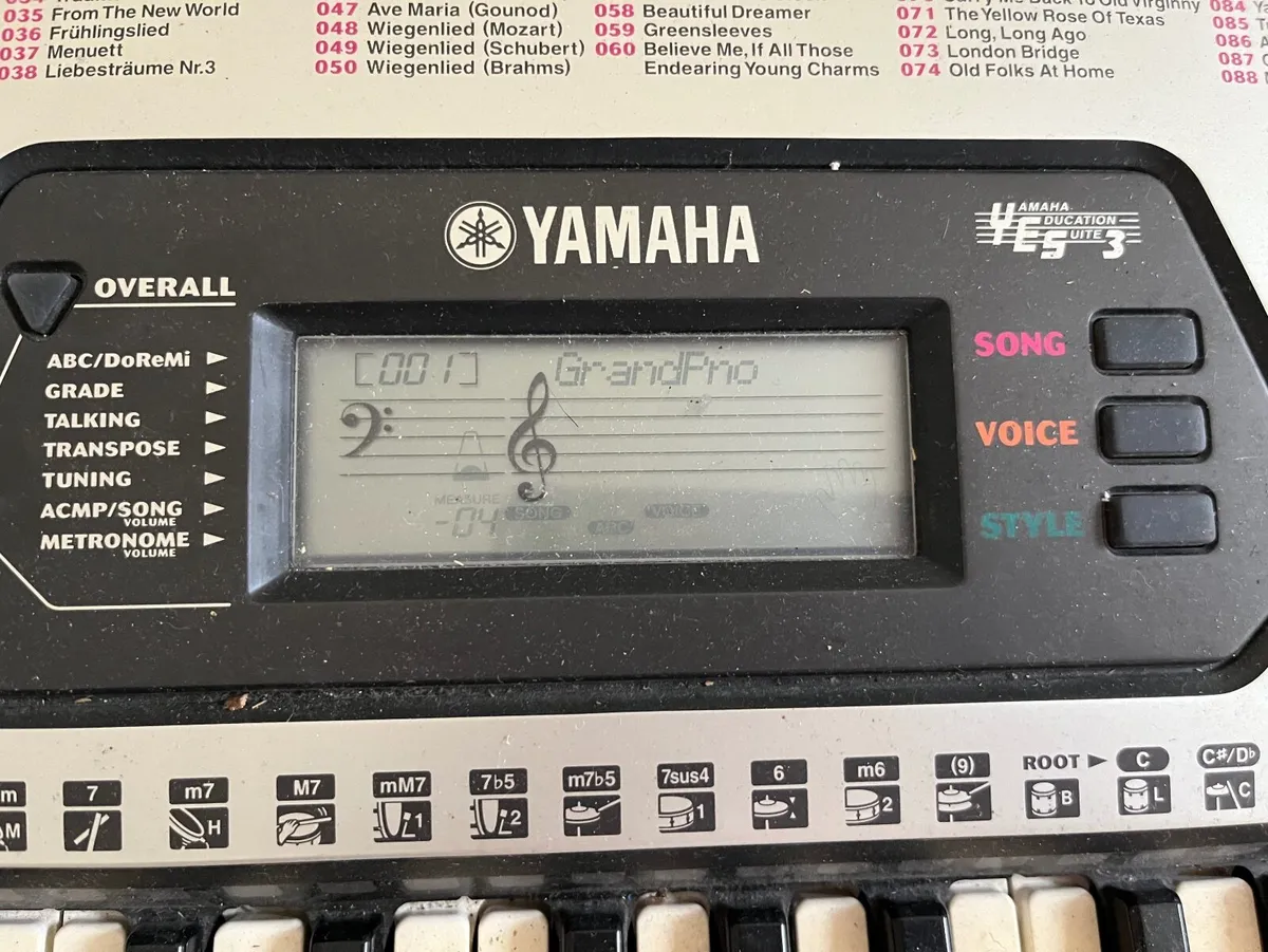 Yamaha EZ20 electric keyboard - Image 1