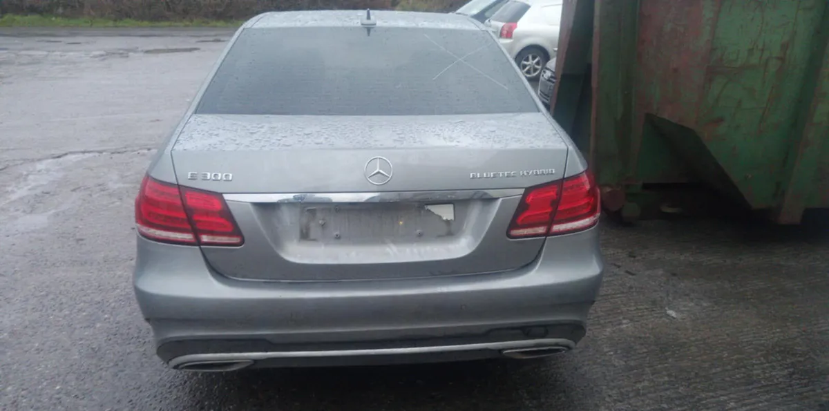 2014 Mercedes E Class E300 Bluetech Amg For parts! - Image 3