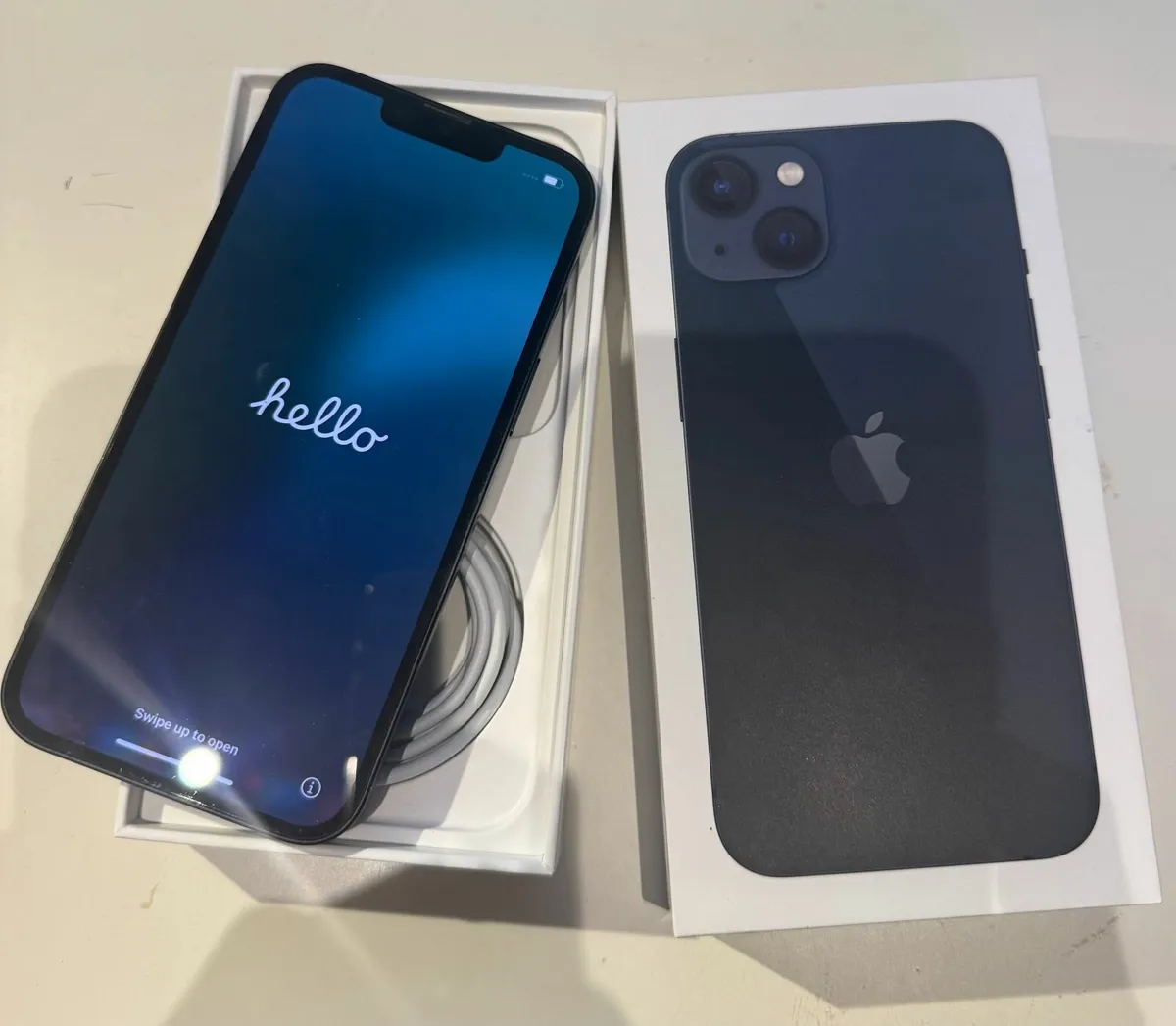 iPhone 13 Midnight 128GB – Excellent Condition