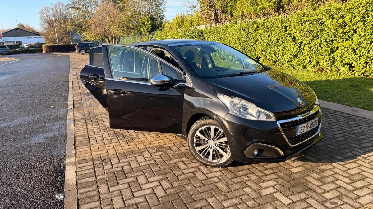 Peugeot 208 2016 Automatic - Image 3