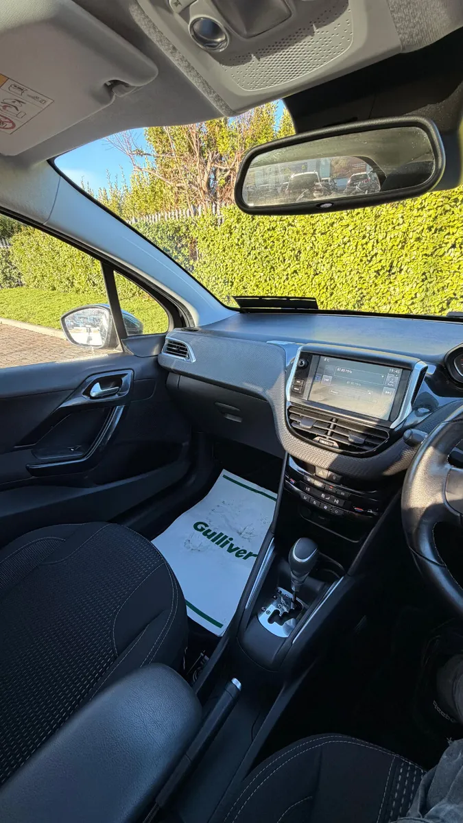 Peugeot 208 2016 Automatic - Image 4