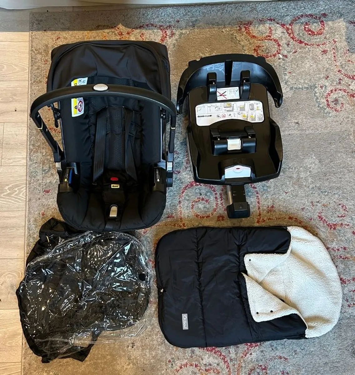 Doona Car Seat with ISOFix Base and Accessories - Image 1