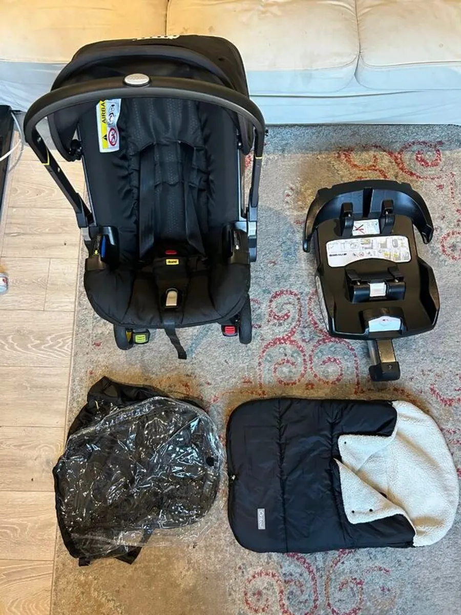 Doona Car Seat with ISOFix Base and Accessories - Image 2