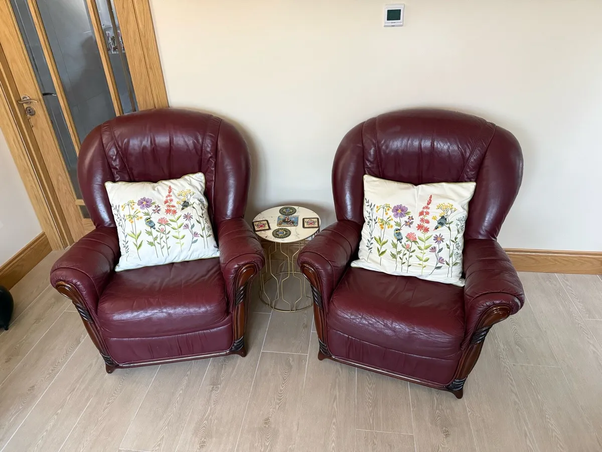 Italian leather style sofa - Image 2