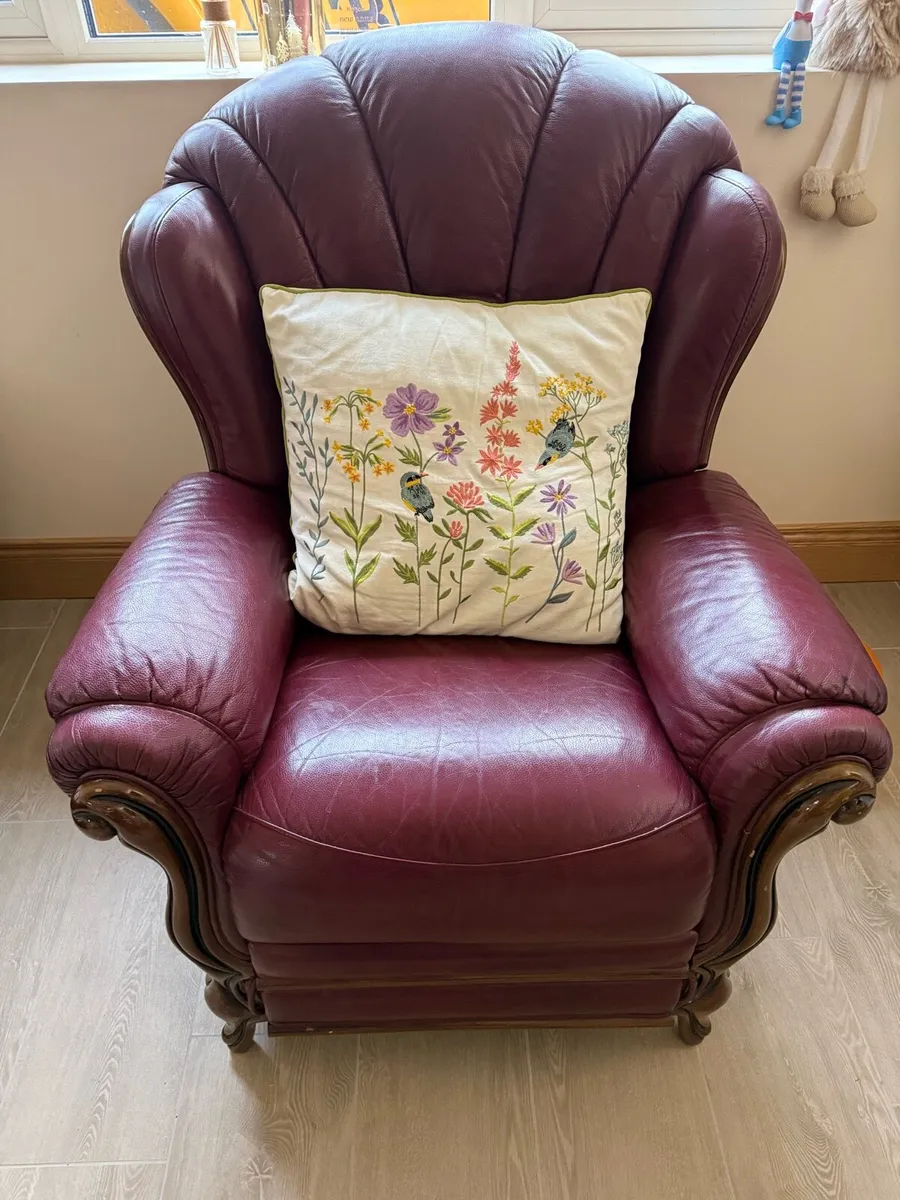 Italian leather style sofa - Image 3