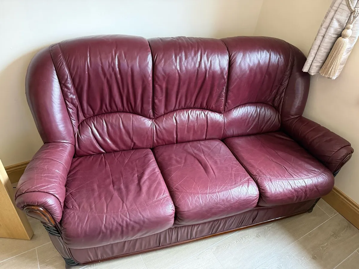 Italian leather style sofa - Image 4