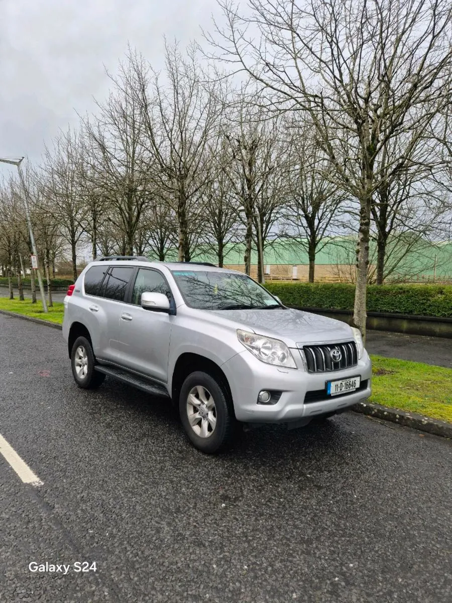 Toyota  Landcruiser LWB  2011 - Image 1