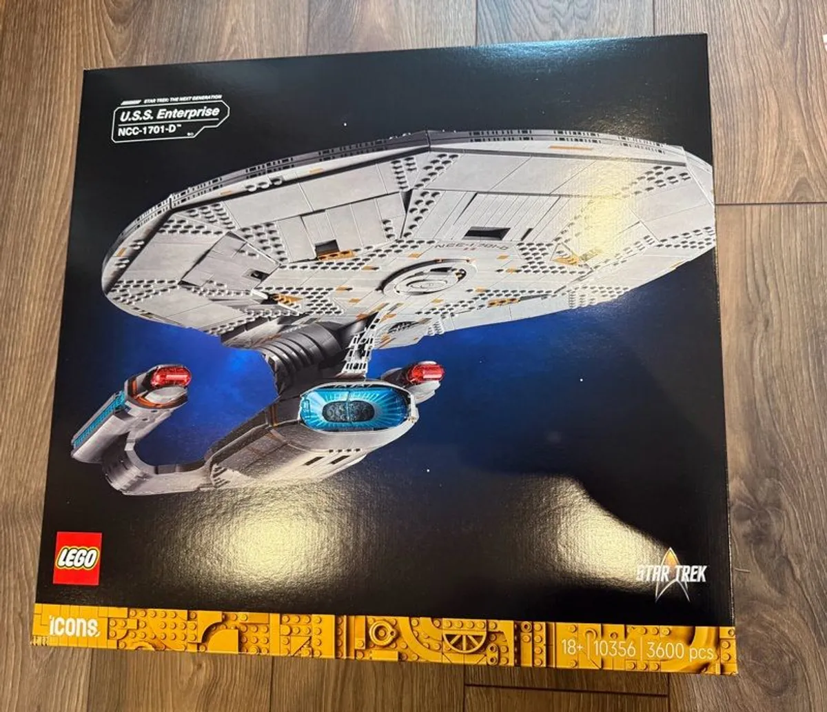 LEGO Star Trek Enterprise D (10356) & GWP Shuttlepod (40768) - Image 2
