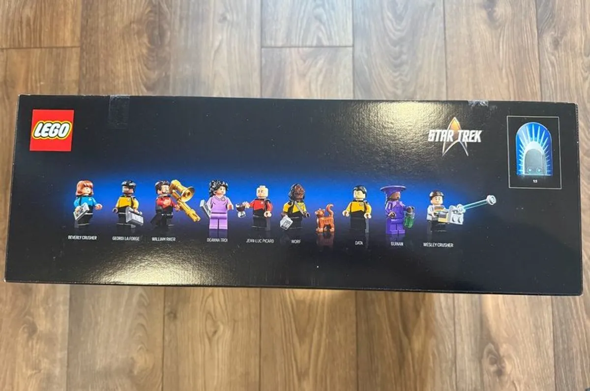 LEGO Star Trek Enterprise D (10356) & GWP Shuttlepod (40768) - Image 3