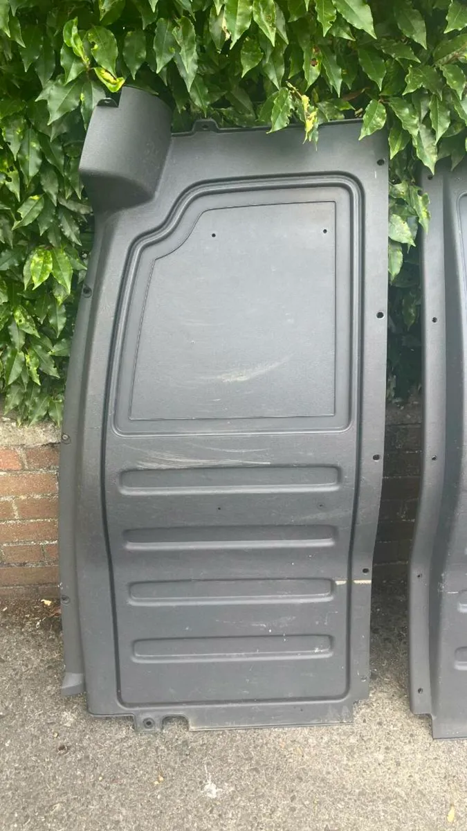 VW Caddy Bulkhead - Image 2