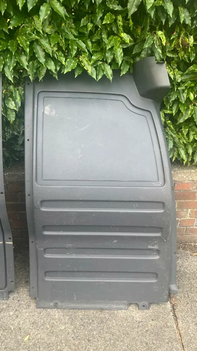 VW Caddy Bulkhead - Image 3