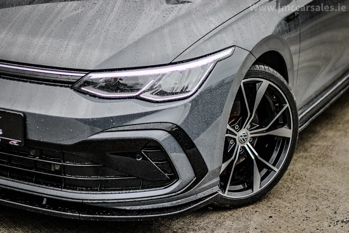 2024 VOLKSWAGEN GOLF R-LINE AUTO - Image 3