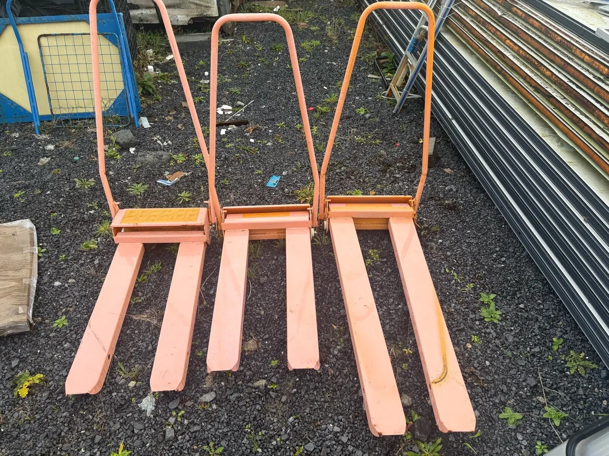 Pallet trucks