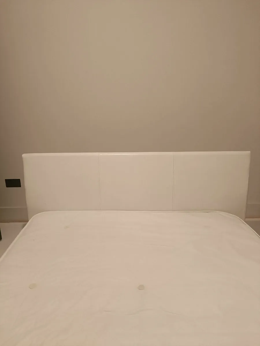 Bed - Image 1