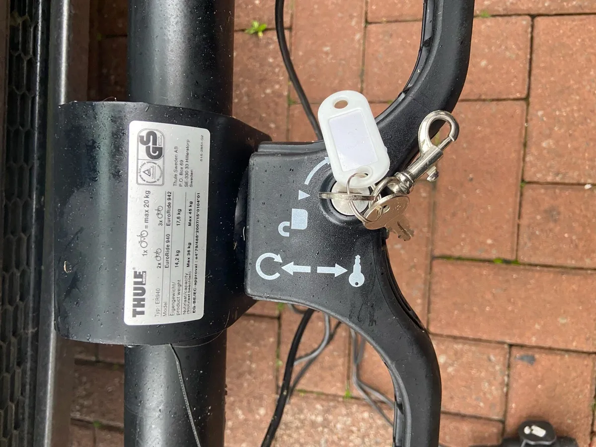 Thule Tow bar. Bike. Rack - Image 3