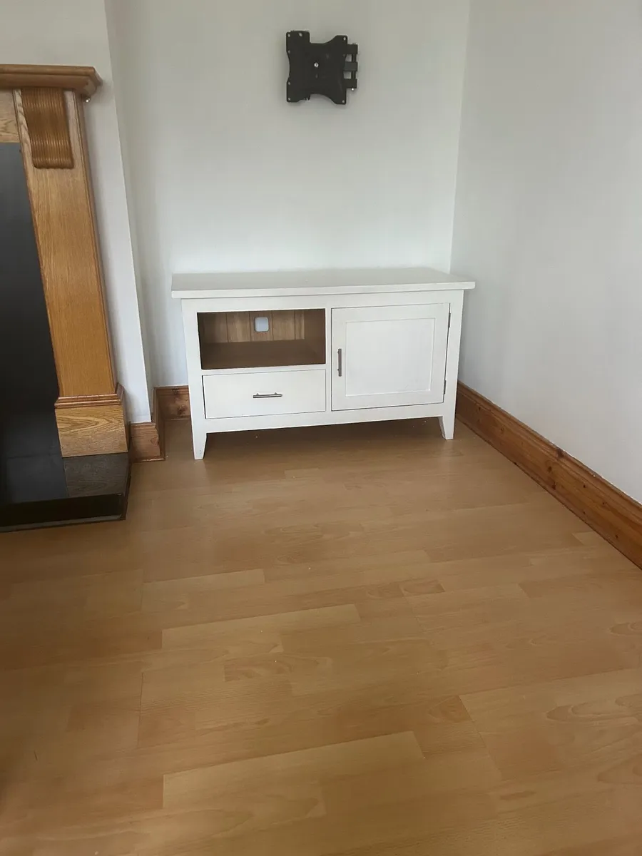 White painted furniture - Image 1