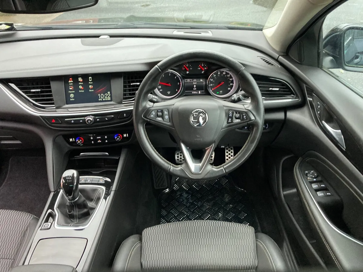 Vauxhall Insignia SRI 2017 - Image 4