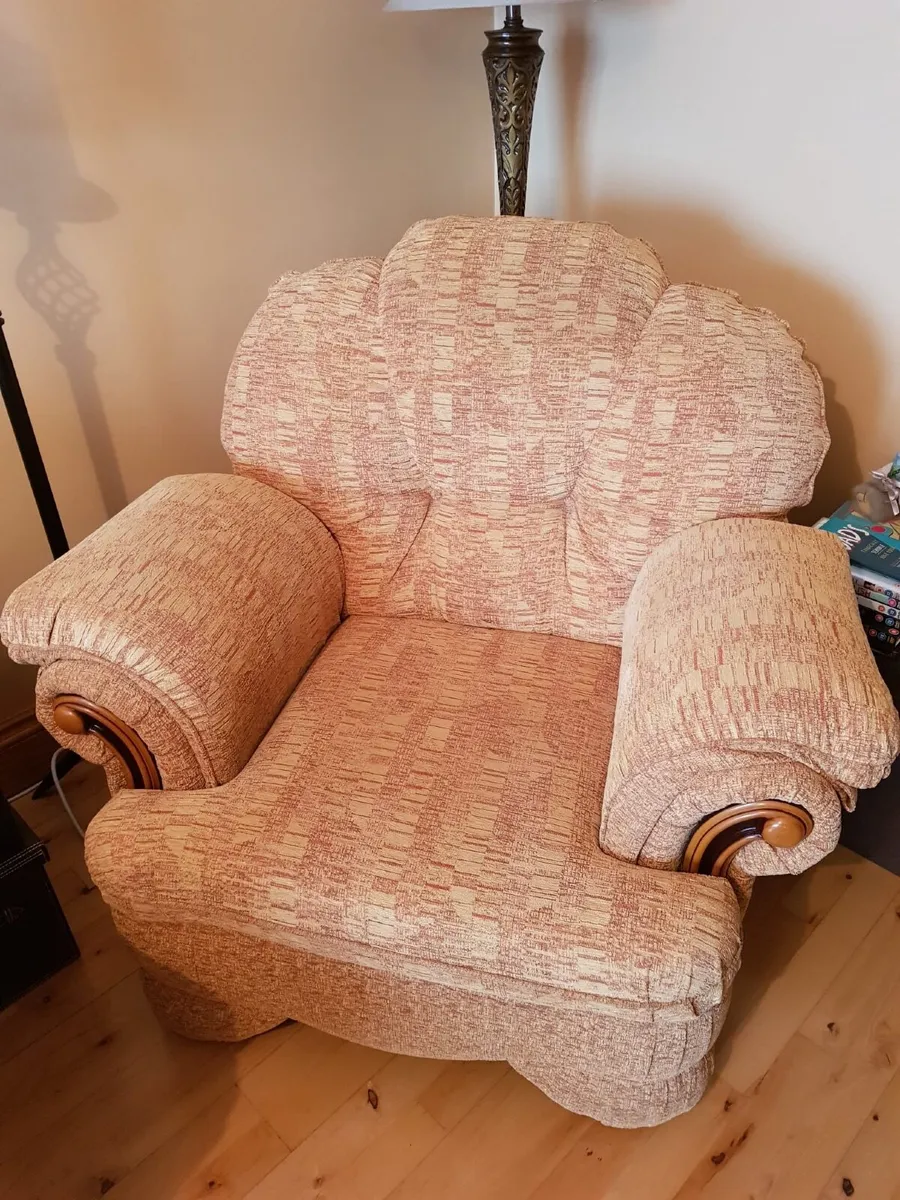 Living Room Suite - Image 1