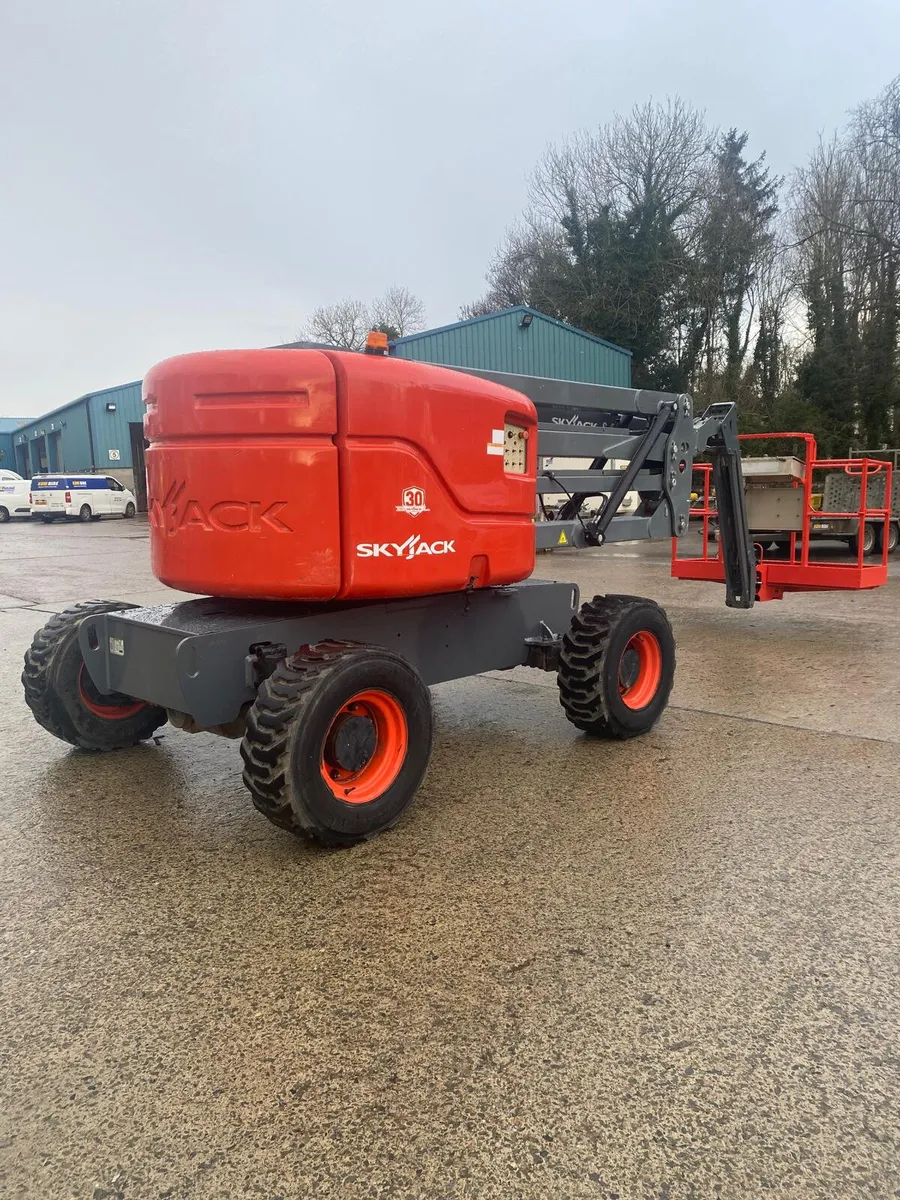 2015 SKYJACK SJ51AJ 57FT DIESEL ARTIC BOOM LIFT - Image 3