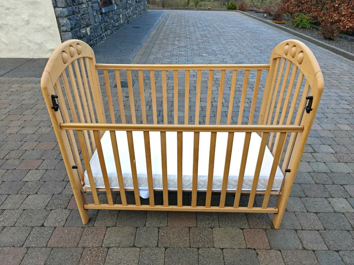 Mamas and Papas cot - Image 1