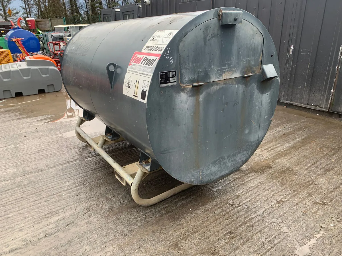 Fuel Proof 2500 L Static Bunded Fuel Bowser - Image 3