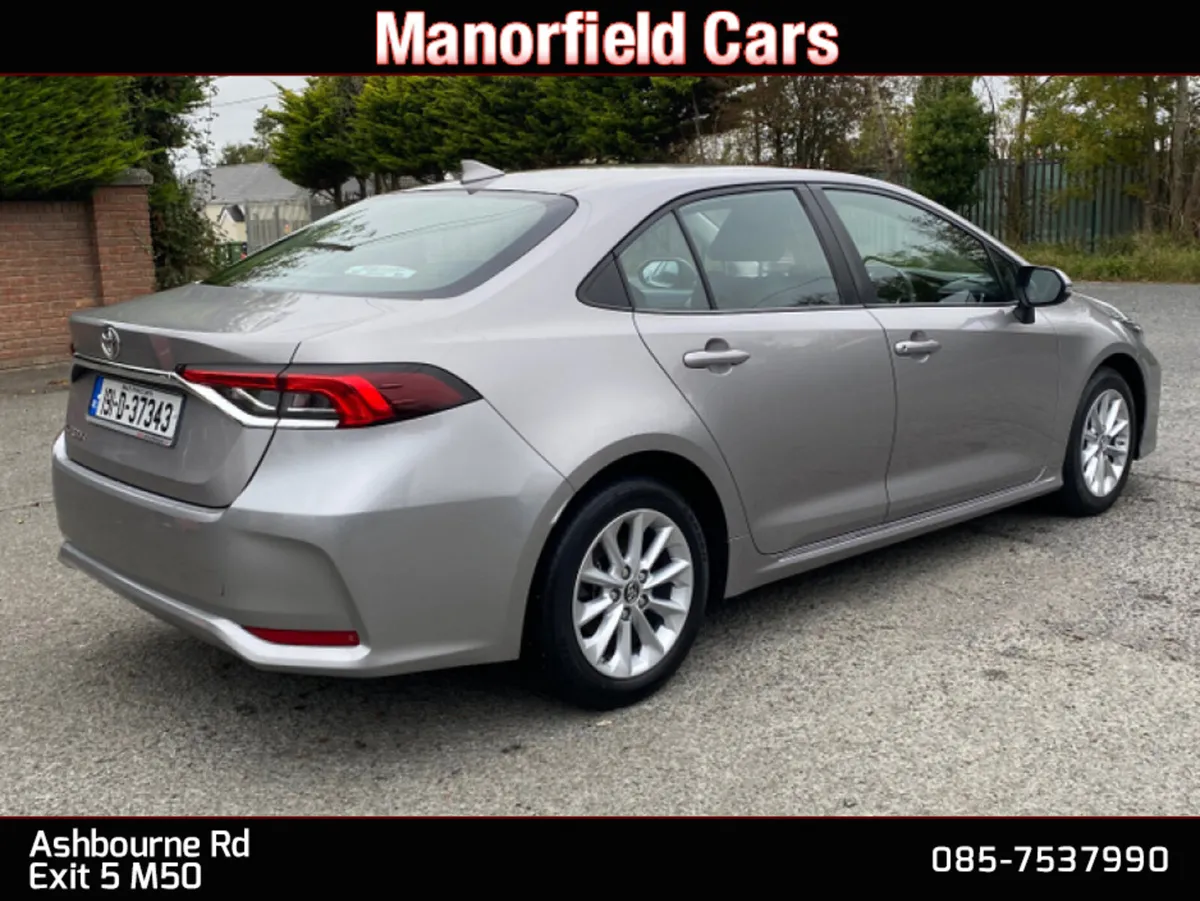 2019 Toyota Corolla 1.6 PETROL 6 SPEED NEW MODEL - Image 4