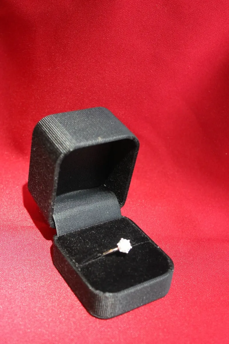 Diamond Ring with a 1.11 Ct Diamond - Image 2
