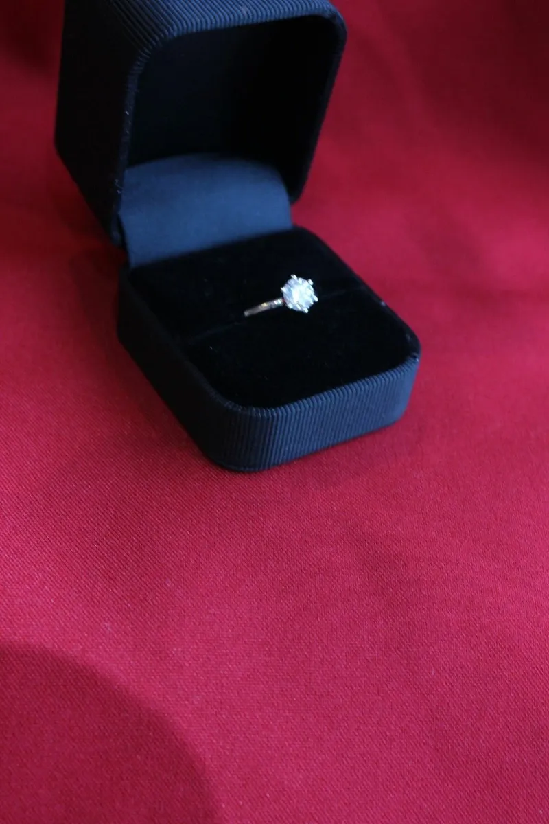 Diamond Ring with a 1.11 Ct Diamond - Image 3