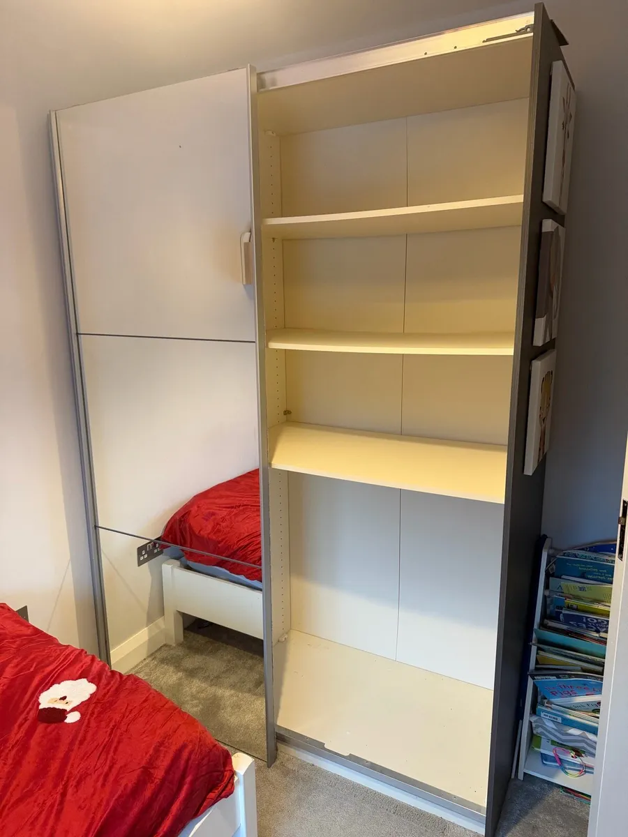 Sliding wardrobe - Image 2
