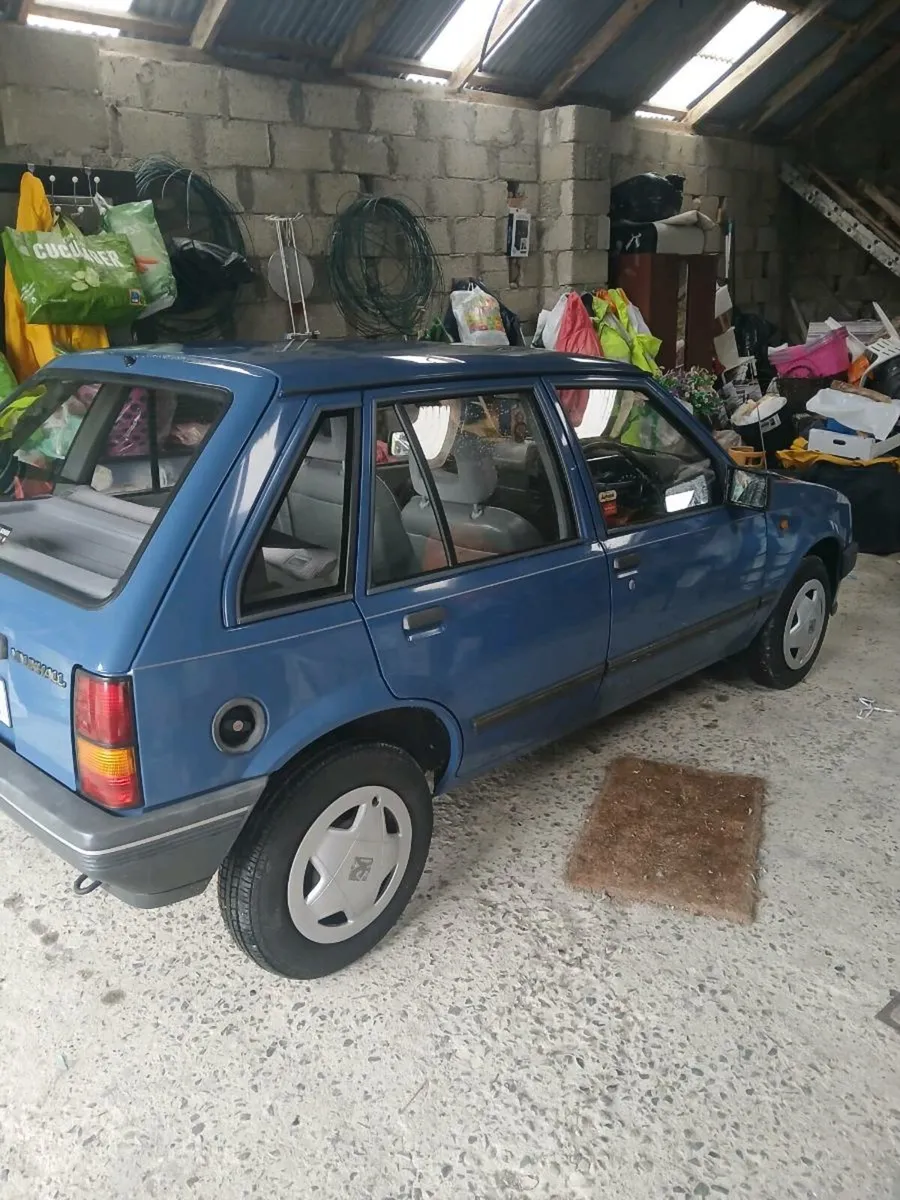 Vauxaull Nova - Image 1