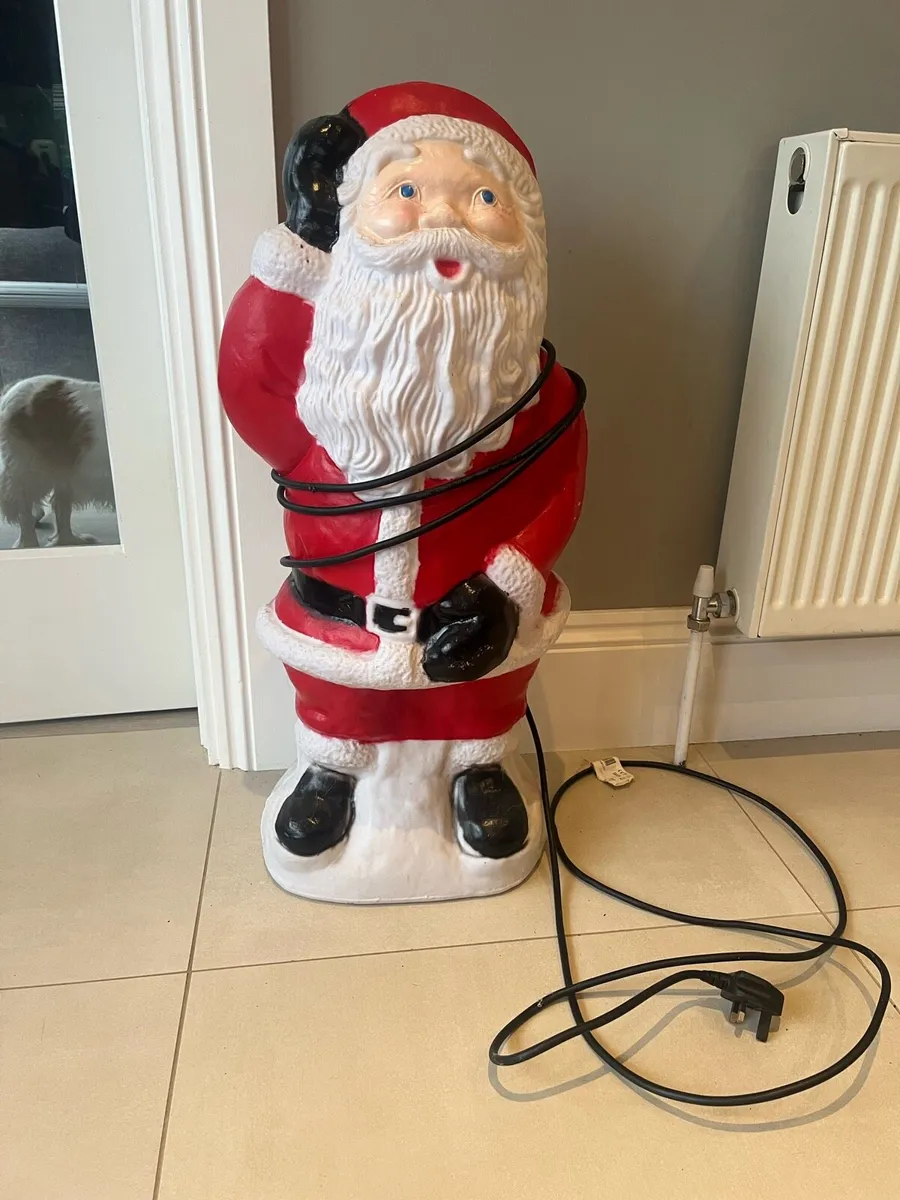 Plug in outdoor Santa - Image 3