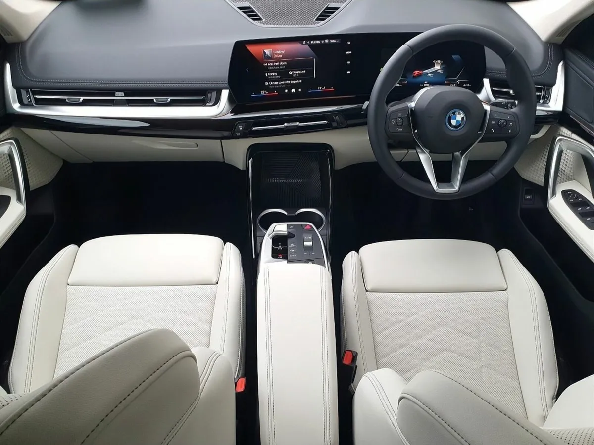 BMW iX1 iX1 eDrive20 xLine - Image 4