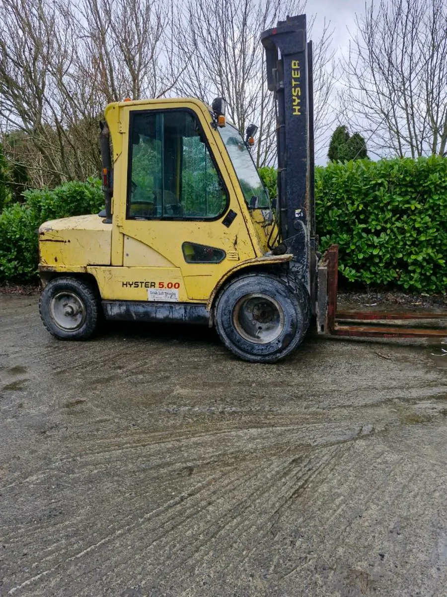 Forklift - Image 4