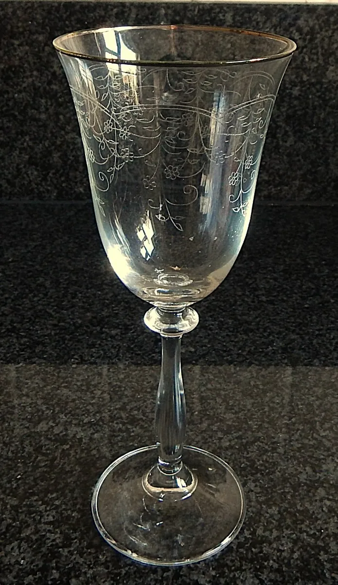 Set of 8 Etched Crystal Wine Glasses - Image 3