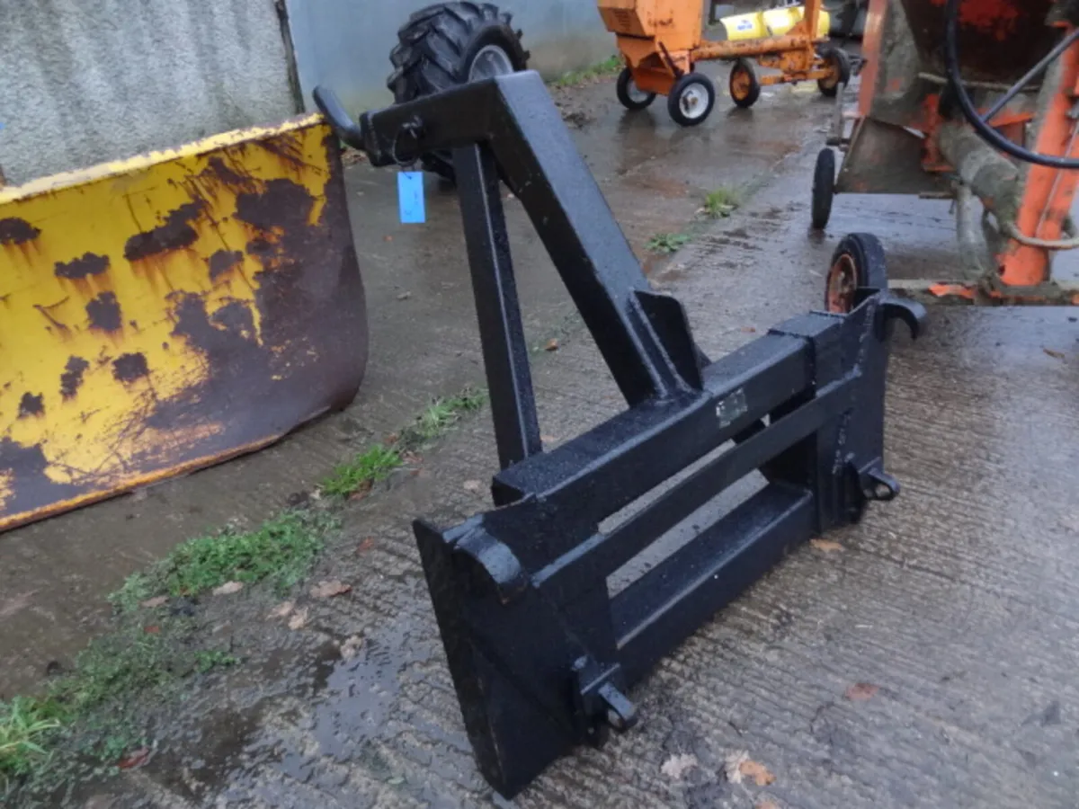 Fertiliser Bag Lifter - Image 3