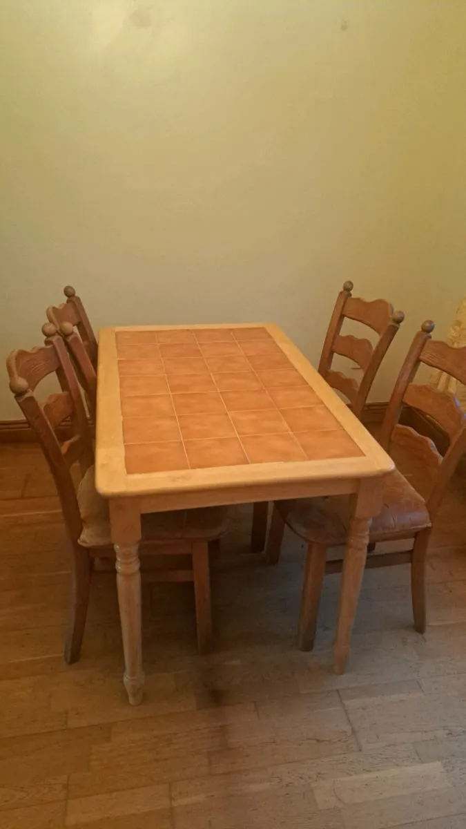 Kitchen table - Image 2