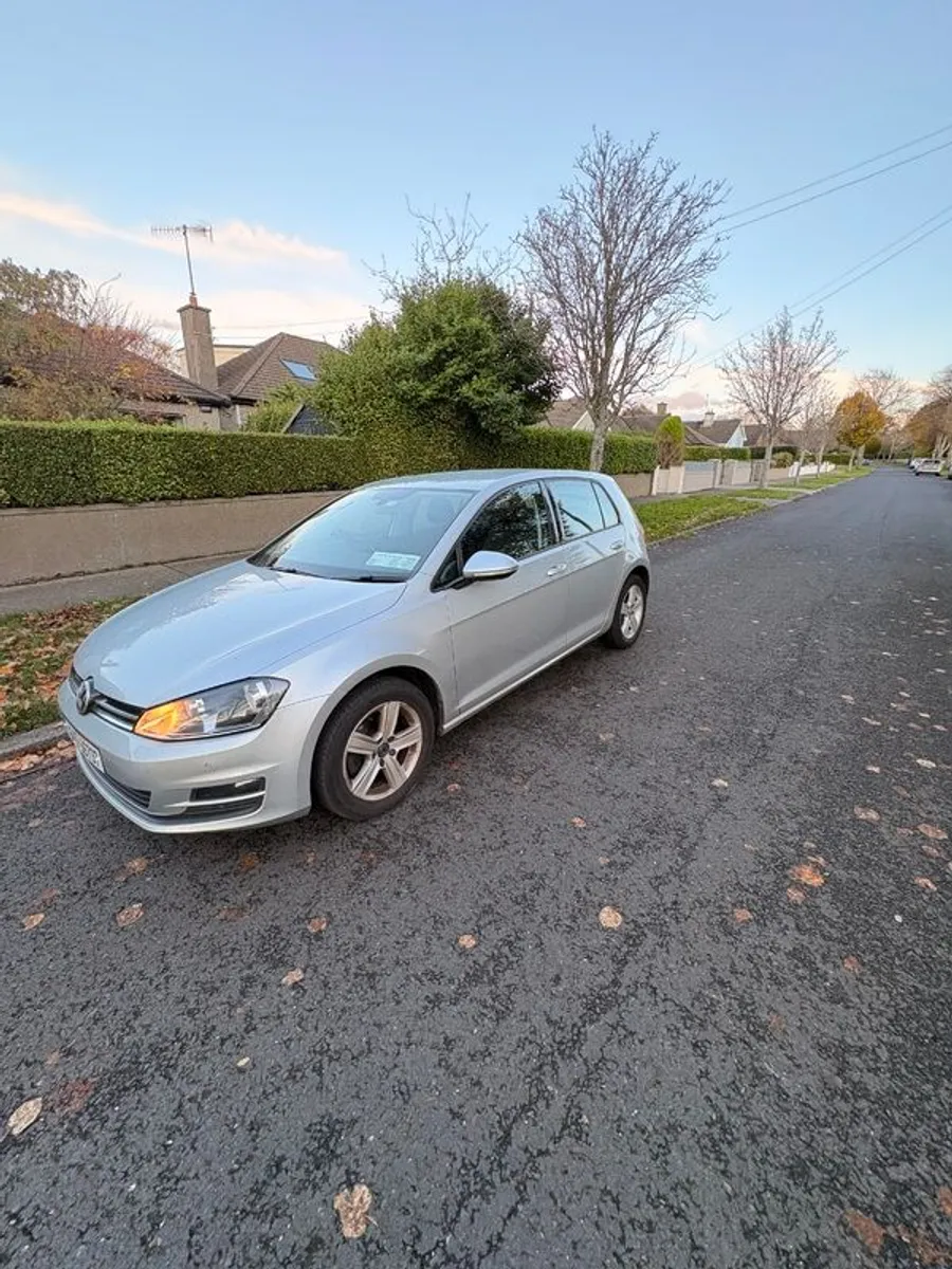 2015 Volkswagen Golf - Image 1