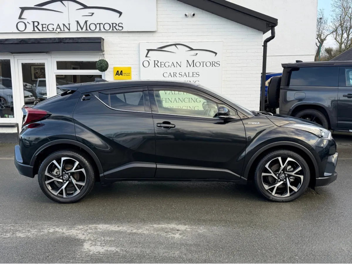 Toyota C-HR 1.8 HYBRID SPORT AUTO - Image 2