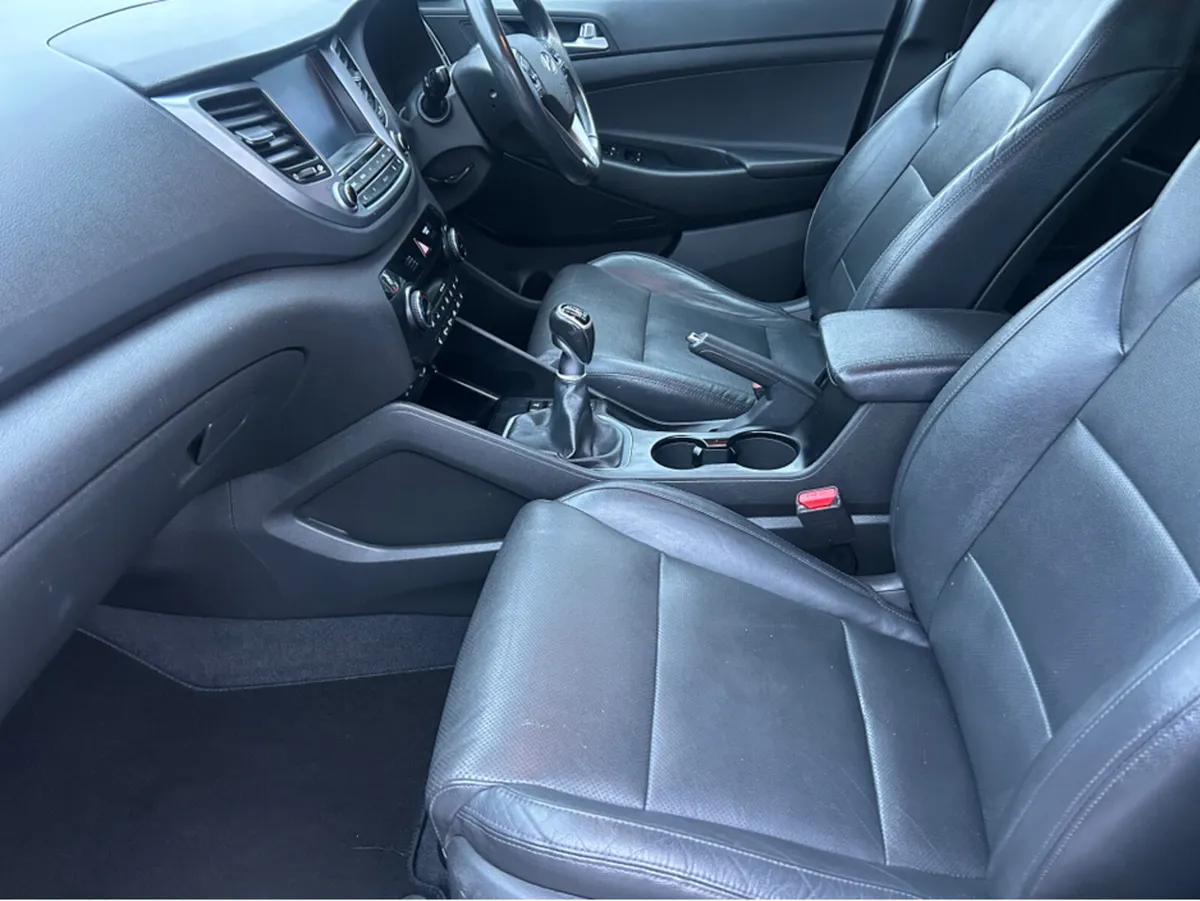 Hyundai Tucson EXECUTIVE 5DR - Image 4