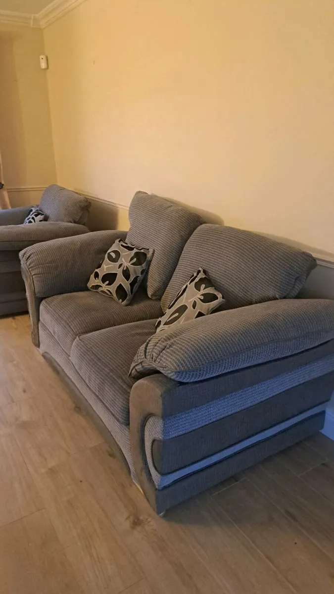 Armchair and 2 person couch - Image 3