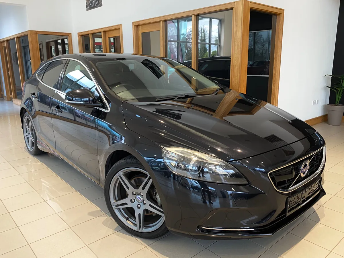 Volvo V40 2014  SE T4 1.6 Auto - Image 1