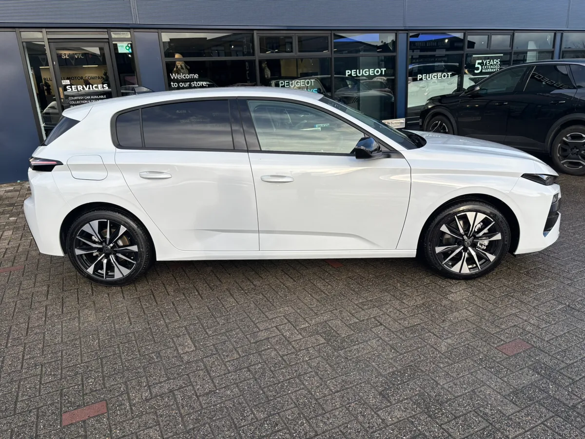 All new Peugeot 308 Allure hybrid - Image 3