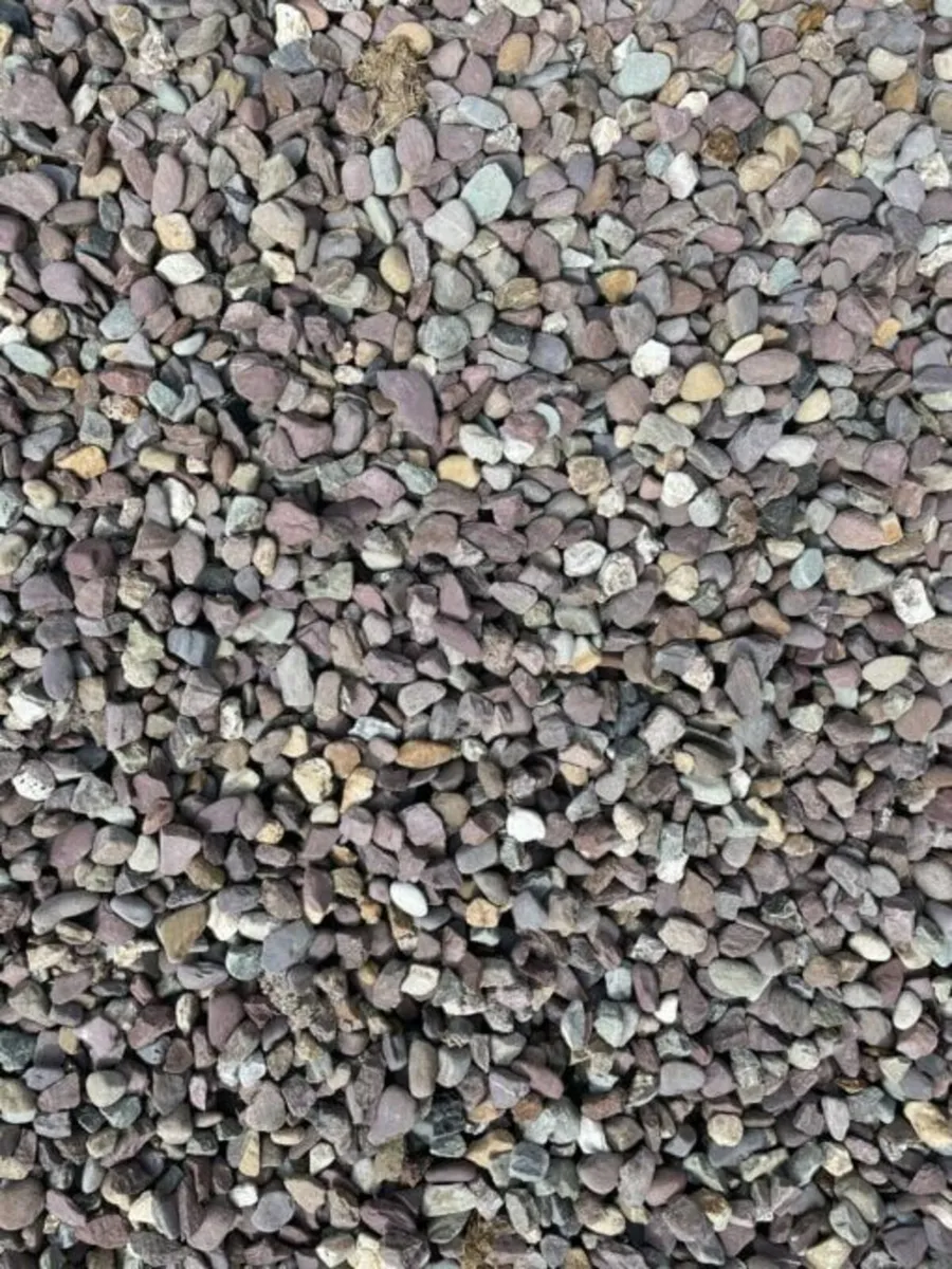 Decorative Gravel in a Bulk Bag Gougane Red Gravel