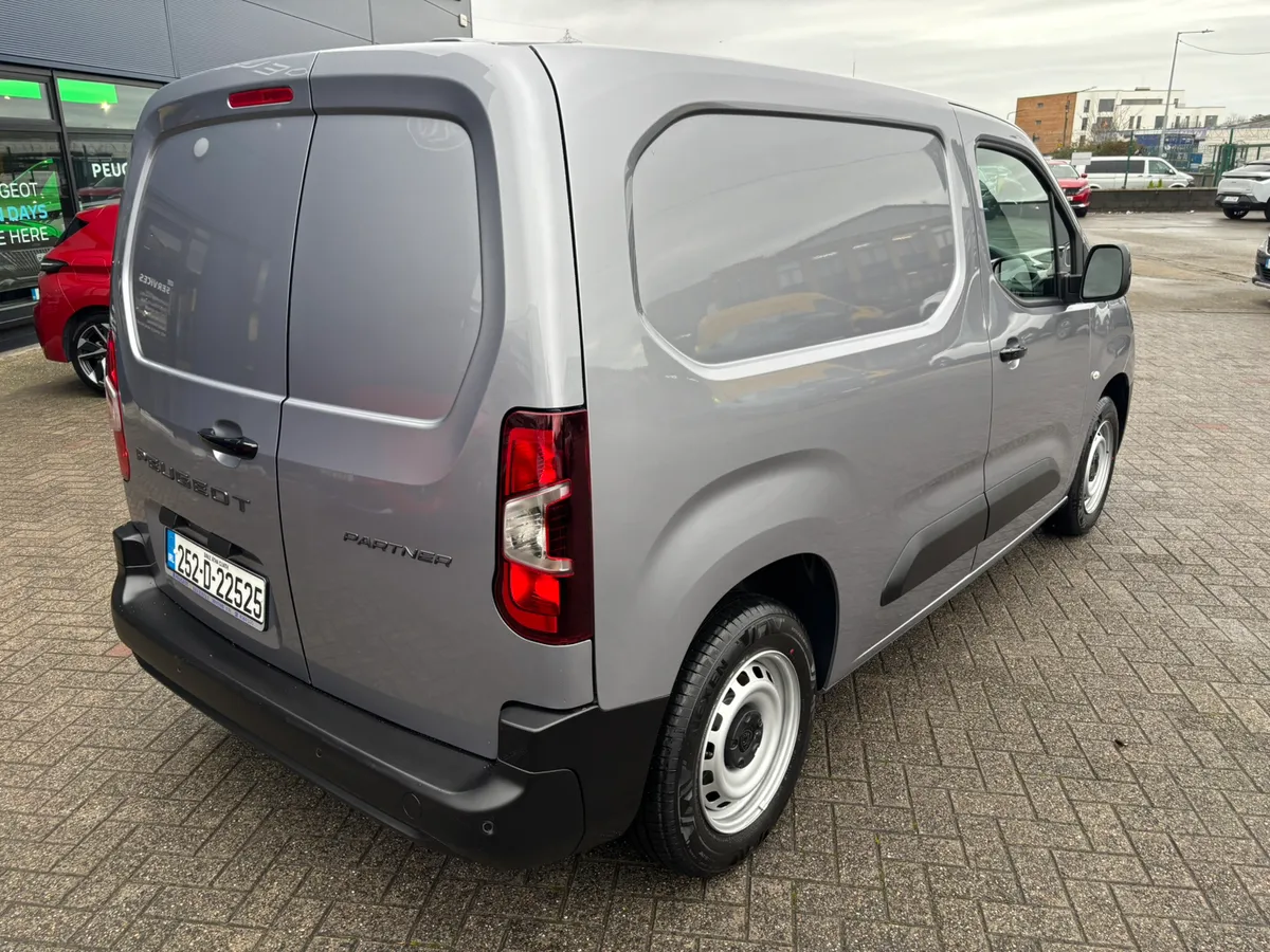 Pre reg Hi Spec Partner 2 seats - Image 4