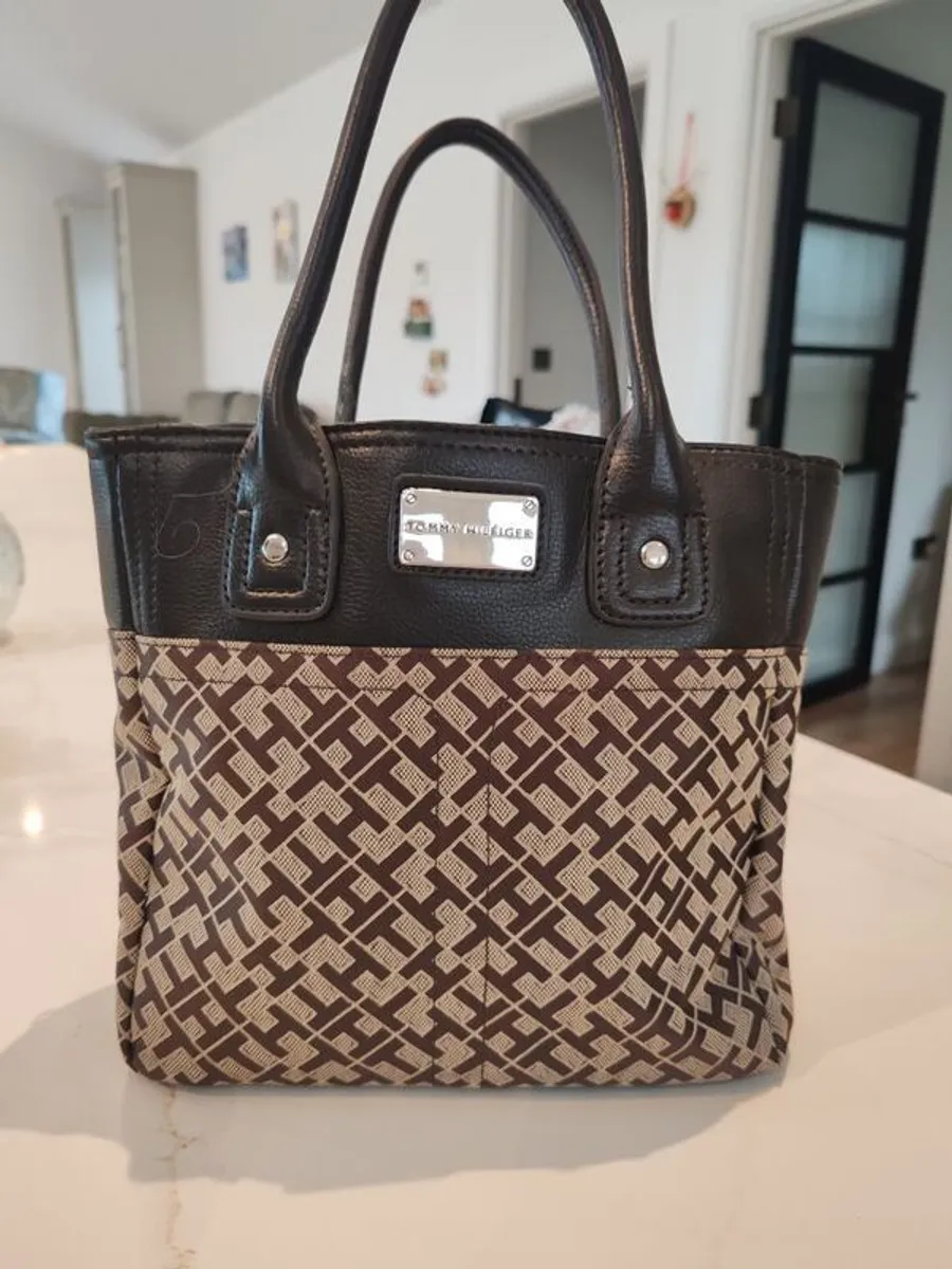 Tommy Hilfiger handbag - Image 1